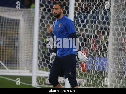 ©Laurent Lairys/MAXPPP - Gianluigi Donnarumma d'Italie lors de la coupe du monde de la FIFA 2022, qualificatifs du match de football du Groupe C entre l'Italie et la Suisse sur 12 novembre 2021 au Stadio Olimpico à Rome, Italie - photo Laurent Lairys /MAXPPP Banque D'Images