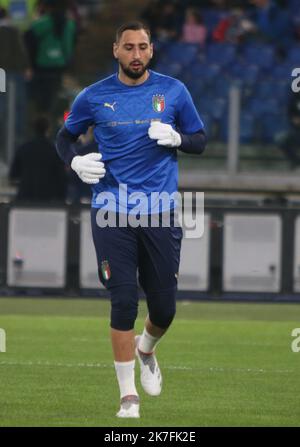 ©Laurent Lairys/MAXPPP - Gianluigi Donnarumma d'Italie lors de la coupe du monde de la FIFA 2022, qualificatifs du match de football du Groupe C entre l'Italie et la Suisse sur 12 novembre 2021 au Stadio Olimpico à Rome, Italie - photo Laurent Lairys MAXPPP Banque D'Images