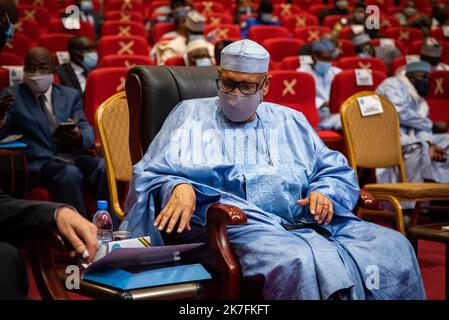 ©Nicolas Remene / le Pictorium/MAXPPP - Zeini Moulaye Haidara a la cérémonie de remise de l'Euro symbolique au Mali et a la Communauté internationale par le Fonds au profit des VicTimes de la Cour internationale. Banque D'Images