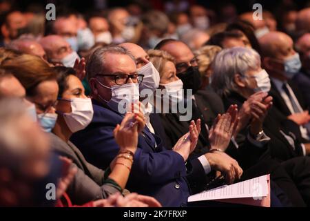 ©PHOTOPQR/LE PARISIEN/Olivier Lejeune ; Paris ; 29/11/2021 ; «ensemble citoyens !» : La majeure lancera sa «maison commune» les responsables de LREM et des parties alliés ont prévu de se réunir à la Maison de la Mutualité, pour mettre en scène leur Union en attendant la candidature d'EmmanuelFerrand Macron Richard Paris, France, nov 29th 2021. LREM politique lors d'une réunion pour supprimer l'application non déclarée d'EmmanuelMacron pour l'élection présidentielle Banque D'Images