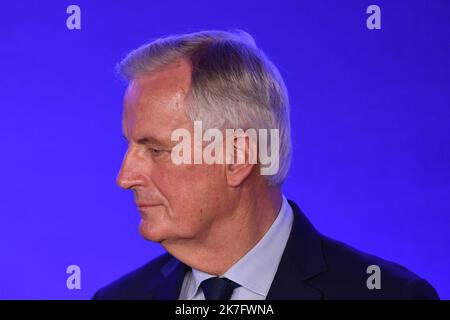 ©Julien Mattia / le Pictorium / MAXPPP - Julien Mattia / le Pictorium - 4/12/2021 - France / Ile-de-France / Paris - Portrait de Michel Barnier. Valerie Pecresse est arrivée en tete des votes de militants ce samedi 4 décembre 2021 et decroche donne l'investiture des Républicains à l'élection présidentielle de 2022. Elle a assez les largesses battu Eric Ciotti. / 4/12/2021 - France / Ile-de-France (région) / Paris - Portrait de Michel Barnier. Valérie Pecresse a pris la tête des votes des militants ce samedi, 4 décembre 2021, et obtient ainsi la nomination des Républicains pour le e présidentiel Banque D'Images