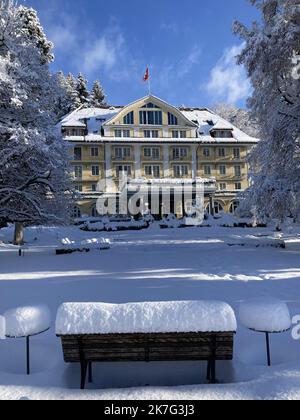 ©françois Glories/MAXPPP - le Grand Bellevue - Gstaad - Swiss Deluxe Hotels. Situé dans un parc au centre de Gstaad, le luxueux hôtel 5 étoiles supérieur (depuis plus de 100 ans), le Grand Bellevue dispose d'un restaurant élégant, le Leonard's, et d'un Grand Spa (plus de 3000 m2 ans). Suisse Gstaad. 13 janvier 2022. Banque D'Images