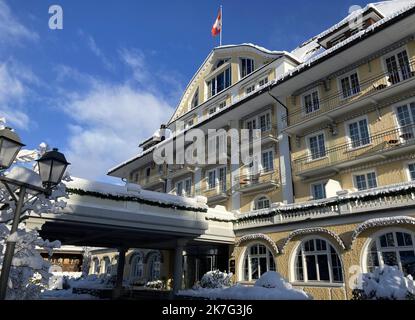 ©françois Glories/MAXPPP - le Grand Bellevue - Gstaad - Swiss Deluxe Hotels. Situé dans un parc au centre de Gstaad, le luxueux hôtel 5 étoiles supérieur (depuis plus de 100 ans), le Grand Bellevue dispose d'un restaurant élégant, le Leonard's, et d'un Grand Spa (plus de 3000 m2 ans). Suisse Gstaad. 13 janvier 2022. Banque D'Images