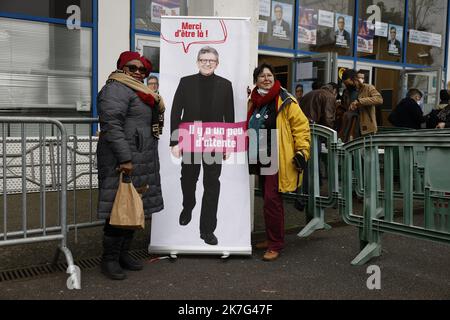 ©PHOTOPQR/LE PARISIEN/olivier corsan ; Nantes ; 16/01/2022 ; Nantes, 44, France, le 16 janvier 2022. Jean-Luc Mélenchon, candidat de la France inssumise à l'élection présidentielle a tenu une réunion immersif à Nantes retransmis sur les réseaux sociaux avec une caméra à 360° à Nantes. MAG2022 - Nantes, France, jan 16th 2022 Jean-Luc Mélenchon, candidat de France Insoumise à l'élection présidentielle, a tenu une réunion immersive à Nantes diffusée sur les réseaux sociaux avec une caméra à 360° à Nantes. Banque D'Images