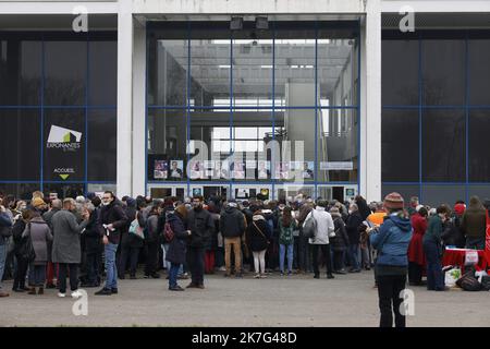 ©PHOTOPQR/LE PARISIEN/olivier corsan ; Nantes ; 16/01/2022 ; Nantes, 44, France, le 16 janvier 2022. Jean-Luc Mélenchon, candidat de la France inssumise à l'élection présidentielle a tenu une réunion immersif à Nantes retransmis sur les réseaux sociaux avec une caméra à 360° à Nantes. MAG2022 - Nantes, France, jan 16th 2022 Jean-Luc Mélenchon, candidat de France Insoumise à l'élection présidentielle, a tenu une réunion immersive à Nantes diffusée sur les réseaux sociaux avec une caméra à 360° à Nantes. Banque D'Images