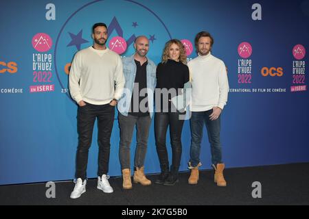 ©FRANCK CASTEL/MAXPPP - cérémonie d'ouverture 25th L Alpe D Huez International Comedy film Festival. JANVIER 17 Tarek Boudali, Philippe Lacheau, Elodie Fontan et Julien Arruti Banque D'Images