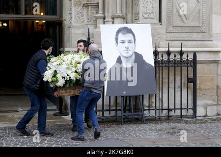 ©Sébastien Muylaert/MAXPPP - Illustration des suites de l'indicateur Gaspard Ulliel mort a 37 ans dans un accident de ski, en la vue Saint-Eustache. Paris, 27.01.2022 - Paris, France, jan 27th 2022 les funérailles de l'acteur français Gaspard Ulliel, décédé à l'âge de 37 ans après un accident de ski, sont célébrées à l'église Sainte-Eustache. Banque D'Images