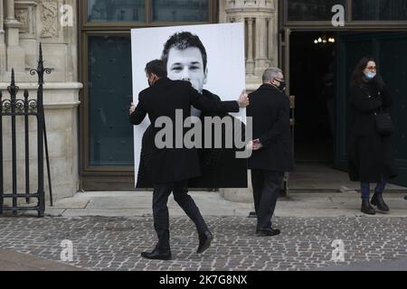 ©Sébastien Muylaert/MAXPPP - Illustration des suites de l'indicateur Gaspard Ulliel mort a 37 ans dans un accident de ski, en la vue Saint-Eustache. Paris, 27.01.2022 Paris, France, jan 27th 2022 les funérailles de l'acteur français Gaspard Ulliel, décédé à l'âge de 37 ans après un accident de ski, sont célébrées à l'église Sainte-Eustache. Banque D'Images