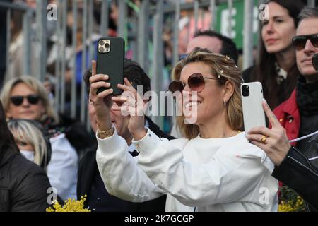 ©PHOTOPQR/NICE MATIN/Patrice Lapirie ; Nice ; 13/02/2022 ; bataille de fleurs/ Carnaval de Nice/ corso fleuri laura tenoudji Banque D'Images