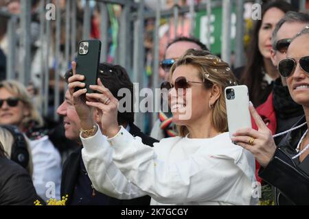 ©PHOTOPQR/NICE MATIN/Patrice Lapirie ; Nice ; 13/02/2022 ; bataille de fleurs/ Carnaval de Nice/ corso fleuri laura tenoudji Banque D'Images