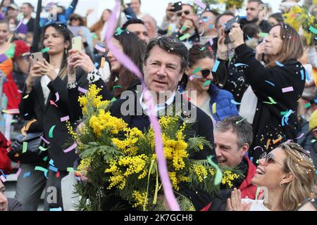 ©PHOTOPQR/NICE MATIN/Patrice Lapoirie ; Nice ; 13/02/2022 ; bataille de fleurs/ Carnaval de Nice/ corso fleuri christian estrosi laura tenoudji Banque D'Images