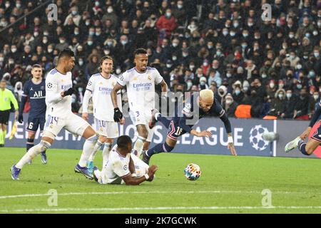 ©PHOTOPQR/LE PARISIEN/Fred Dugit ; Paris ; 15/02/2022 ; Sport Parc des princes (Paris XVIe), le 15 février 2022 8es de finale aller de la Ligue des Champions PSG-Real Madrid photo LP / Fred Dugit Neymar Banque D'Images