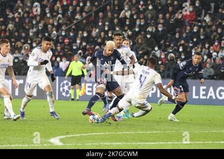 ©PHOTOPQR/LE PARISIEN/Fred Dugit ; Paris ; 15/02/2022 ; Sport Parc des princes (Paris XVIe), le 15 février 2022 8es de finale aller de la Ligue des Champions PSG-Real Madrid photo LP / Fred Dugit Neymar Banque D'Images