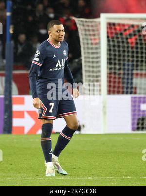 ©PHOTOPQR/LE PARISIEN/Fred Dugit ; Paris ; 15/02/2022 ; Sport Parc des princes (Paris XVIe), le 15 février 2022 8es de finale des champions PSG-Real Madrid photo LP / Fred Dugit Mbappe Banque D'Images