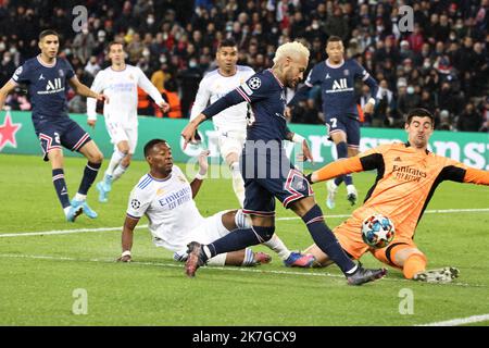 ©PHOTOPQR/LE PARISIEN/Fred Dugit ; Paris ; 15/02/2022 ; Sport Parc des princes (Paris XVIe), le 15 février 2022 8es de finale des champions PSG-Real Madrid photo LP / Fred Dugit Neymar courtois Banque D'Images