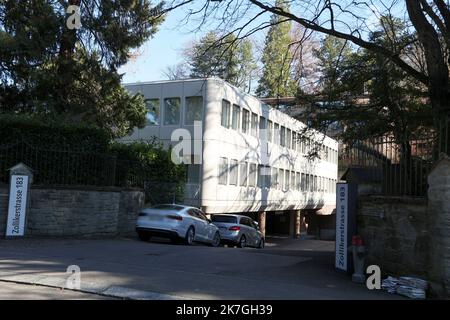 ©François Glories/MAXPPP - 01/03/2022 le siège de la société russe "Gazprombank" dans un quartier discret sur les hauteurs de la ville financière suisse Zurich, étant sur la liste des entreprises détenues par des oligarques russes en Suisse, liste des sanctions économiques de l'Union européenne. Suisse Zurich, 1 mars 2022. Banque D'Images