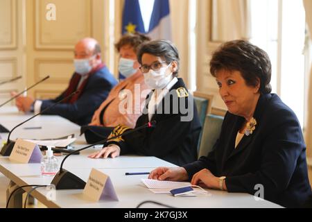 ©PHOTOPQR/LE COURRIER PICARD/Fred HASLIN ; Amiens ; 04/03/2022 ; 04/03/22 visite de Roselyne Bachelot ministre de la culture pour la signature de la convention de l'extension de la Bobliothèque nationale de France BNF à Amiens photo Fred HASLIN Banque D'Images