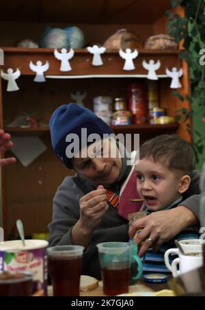 ©PHOTOPQR/l'ALSACE/Darek SZUSTER ; ; 05/03/2022 ; le centre d'accueil situé à l'école de Khyrov après deux jours d'accès reçoit une nouvelle vague de réfugiés. KHYRIV LE 5 FEVRIER 2022. KHYRIV 05/03/2022; le centre d'accueil situé à l'école Khyriv après deux jours de calme reçoit une nouvelle vague de réfugiés. Banque D'Images