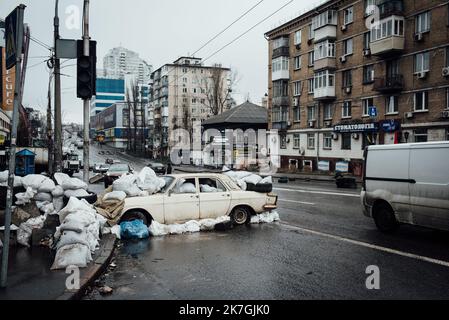 ©Adrien Vautier / le Pictorium/MAXPPP - Kiev 02/03/2022 Adrien Vautier / le Pictorium - 2/3/2022 - Ukraine / Kiev - des barricades dans la ville de Kiev le 02 mars. / 2/3/2022 - Ukraine / Kiev - barricades dans la ville de Kiev sur 02 mars. Banque D'Images