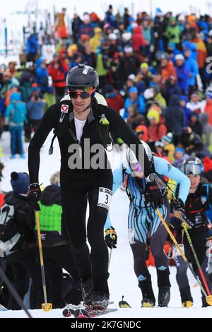 ©Pierre Teyssot/MAXPPP ; 36th Pierre Menta - course d'alpinisme de ski. Areches Beaufort, France sur 12 mars 2022. Michele Boscaci et Matteo Eydallin, en Italie, gagnent le classement général. En action Kilian Jornet Burgada (ESP). Â© Pierre Teyssot / Maxppp Banque D'Images