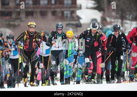 ©Pierre Teyssot/MAXPPP ; 36th Pierre Menta - course d'alpinisme de ski. Areches Beaufort, France sur 12 mars 2022. En action au début avec à gauche Matheao Jacquemoud (FRA) et Samuel Equy (FRA) et à droite Kilian Jornet Burgada (ESP) et Jakob Hermann (AUT) . Â© Pierre Teyssot / Maxppp Banque D'Images