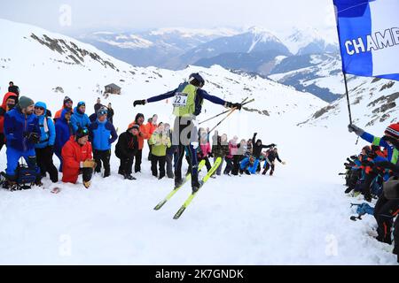 ©Pierre Teyssot/MAXPPP ; 36th Pierre Menta - course d'alpinisme de ski. Areches Beaufort, France sur 12 mars 2022. Michele Boscaci et Matteo Eydallin, en Italie, gagnent le classement général. En action Johann Baujard (FRA) . Â© Pierre Teyssot / Maxppp Banque D'Images