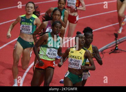 ©Laurent Lairys/MAXPPP - Natoya GOULE de Jamaque , Habiam ALEMU d'Ethiopie , Halimah NAKAAYI d'Ouganda , Catriona BISSET d'Australie et Agee WILSON des États-Unis finale 800 M femmes pendant les Championnats du monde d'athlétisme en salle 2022 sur 20 mars 2022 à Stark Arena à Belgrade, Serbie - photo Laurent Lairys / Banque D'Images