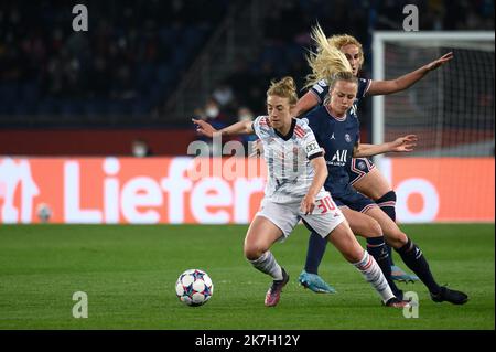 ©Julien Mattia / le Pictorium/MAXPPP - Paris 30/03/2022 Julien Mattia / le Pictorium - 30/03/2022 - France / Ile-de-France / Paris - Amanda Ilestedt lors de la rencontre de football Feminin entre le PSG et le FC Bayern au Parc des Princes, a Paris, le 30 Mars 2022. / 30/03/2022 - France / Ile-de-France (région) / Paris - Amanda Ilestedt lors du match féminin de football entre PSG et FC Bayern au Parc des Princes à Paris sur 30 mars 2022. Banque D'Images