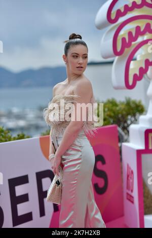 ©FRANCK CASTEL/MAXPPP - 01/04/2022 CANNES, FRANCE - AVRIL 02 Mishel Riaboy participe à la séance photo de la leçon lors du Festival des Canneseries sur 02 avril 2022 5th à Cannes, France Banque D'Images