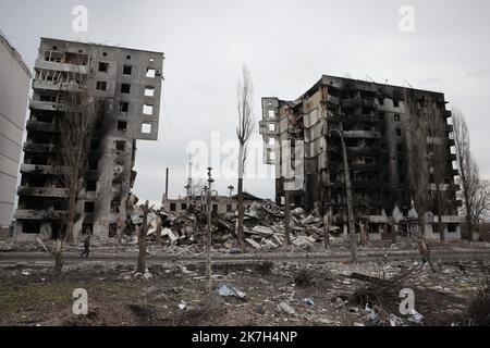 ©PHOTOPQR/LE PARISIEN/Philippe de Poulpiquet ; Borodanka ; 05/04/2022 ; Borodanka (Ukraine), le 05 avril 2022. La ville de Borodyanka, à 50km de Kiev, a été ravagée par plus d'un mois de combats incessants entre armée russe et ukrainienne. Les habitants y ont compris l'occupation russe dans la terre. - Borodyanka (Ukraine), avril 5th 2022. la ville a été bombardée pendant un mois par des envahisseurs russes Banque D'Images