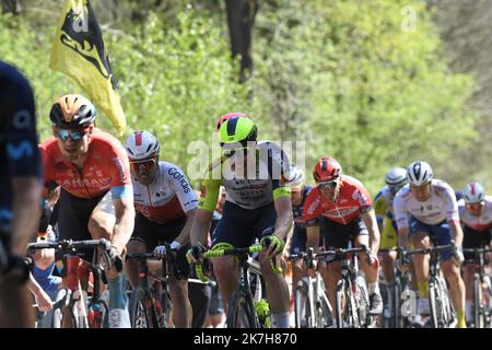 ©PHOTOPQR/VOIX DU NORD/1 ; 17/04/2022 ; 17/04/2022. Cours cyciste Paris Roubaix, dans la trouée d'Arenberg. PHOTO PIERRE ROUANET LA VOIX DU NORD - Paris–Roubaix course cycliste 17 avril 2022 Banque D'Images