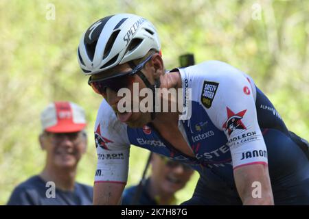 ©PHOTOPQR/VOIX DU NORD/1 ; 17/04/2022 ; 17/04/2022. Cours cyciste Paris Roubaix, dans la trouée d'Arenberg. PHOTO PIERRE ROUANET LA VOIX DU NORD - Paris–Roubaix course cycliste 17 avril 2022 Banque D'Images