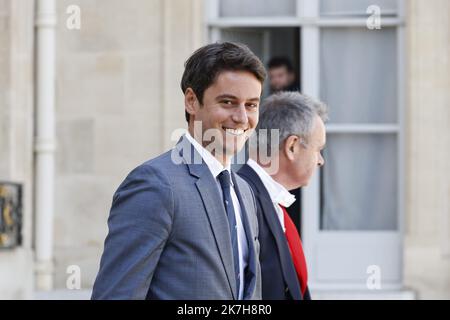 ©PHOTOPQR/LE PARISIEN/olivier corsan ; Paris ; 20/04/2022 ; Gabriel Attal, porte-parole du gouvernement - Gouvernement français Paris 20 avril 2022 Banque D'Images