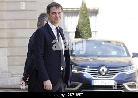 ©PHOTOPQR/LE PARISIEN/olivier corsan ; Paris ; 20/04/2022 ; Olivier Veran, siège des solidarites et de la sante - Gouvernement français Paris 20 avril 2022 Banque D'Images