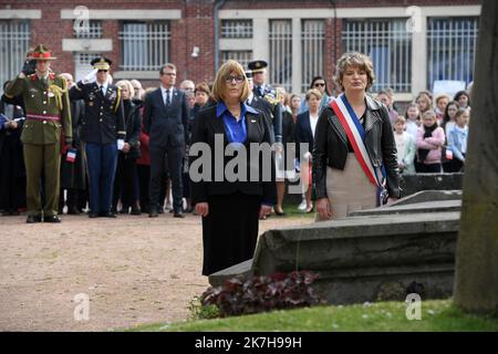 ©PHOTOPQR/VOIX DU NORD/PIERRE ROUANET ; 23/04/2022 ; le Quesnoy, le 23/04/2022. Cérémonie de l'ANZAC (corps de l'armée australienne et néo-zélandaise) Day au Quesnoy (première Guerre mondiale), en présence de militaires et officiels de Nouvelle Zelande. Marie Sophie Lesne, maire. PHOTO PIERRE ROUANET LA VOIX DU NORD le Quesnoy, France, avril 2022 cérémonie de la journée de l'ANZAC (corps de l'armée australienne et néo-zélandaise) au Quesnoy (première Guerre mondiale), en présence de soldats et de responsables néo-zélandais. Banque D'Images