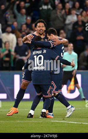 ©Julien Mattia / le Pictorium/MAXPPP - Paris 24/04/2022 Julien Mattia / le Pictorium - 24/4/2022 - France / Ile-de-France / Paris - mais de Lionel Messi face à un objectif, au Parc des Princes, a Paris le 23 avril 2022. / 24/4/2022 - France / Ile-de-France (région) / Paris - le but de Lionel Messi contre Lens, au Parc des Princes, à Paris sur 23 avril 2022. Banque D'Images