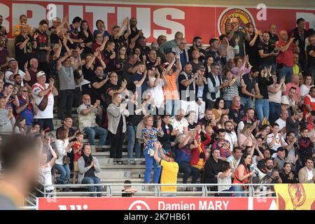 ©PHOTOPQR/L'INDÉPENDANT/CLEMTZ MICHEL ; PERPIGNAN ; 29/04/2022 ; SPORT / RUGBY A XIII / SUPERLEAGUE / CATALANES DRAGONS VS CASTLEFORD TIGERS / STADE GILBERT BRUTUS DE PERPIGNAN / SUPPORTERS Banque D'Images