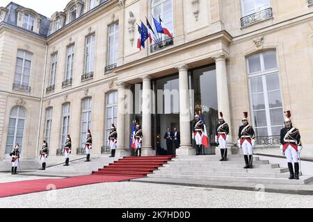 ©Julien Mattia / le Pictorium/MAXPPP - Paris 07/03/2016 Julien Mattia / le Pictorium - 7/3/2016 - France / Ile-de-France / Paris - cérémonie d'investiture du président de la République Emmanuel Macron au Palais de l'Elysée pour son deuxieme mandat. / 7/3/2016 - France / Ile-de-France (région) / Paris - cérémonie d'investiture du Président de la République Emmanuel Macron à l'Elysée pour son second mandat. Banque D'Images