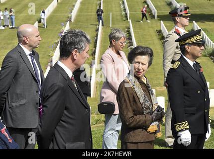 ©PHOTOPQR/VOIX DU NORD/Sébastien JARRY ; 14/05/2022 ; Étaples. le 14/05/2022. Visite de la princesse Anne au cimétiere militaire anglais d'Étaples . Photo Sébastien JARRY : LA VOIX DU NORD. Visite de la princesse Anne au cimetière militaire anglais d'Étaples Banque D'Images