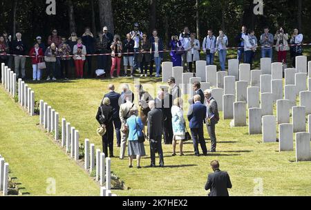 ©PHOTOPQR/VOIX DU NORD/Sébastien JARRY ; 14/05/2022 ; Étaples. le 14/05/2022. Visite de la princesse Anne au cimétiere militaire anglais d'Étaples . Photo Sébastien JARRY : LA VOIX DU NORD. Visite de la princesse Anne au cimetière militaire anglais d'Étaples Banque D'Images