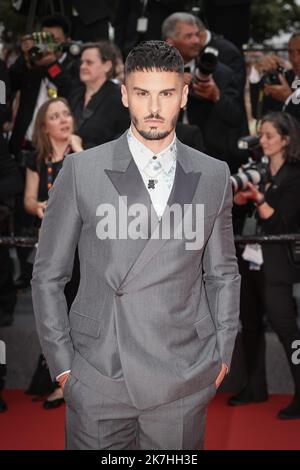 ©PHOTOPQR/LE PARISIEN/Fred Dugit ; Cannes ; 18/05/2022 ; Cuture / Cinéma Palais des festivals à Cannes (06), le 18 mai 2022 montée des marches du film TOP CANON : MAVERICK [hors-Société] Baptiste Giabici photo LP / Fred Dugit Banque D'Images