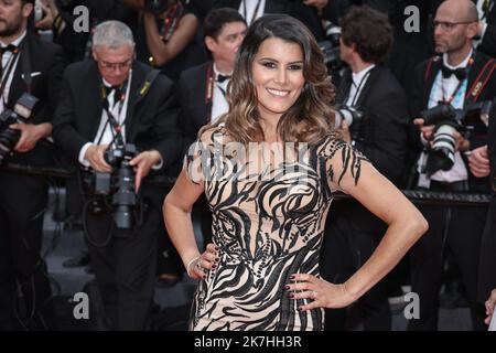 ©PHOTOPQR/LE PARISIEN/Fred Dugit ; Cannes ; 18/05/2022 ; Cuture / Cinéma Palais des festivals à Cannes (06), le 18 mai 2022 montée des marches du film TOP CANON : MAVERICK [hors-Société] Karine Ferri photo LP / Fred Dugit Banque D'Images