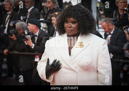 ©PHOTOPQR/LE PARISIEN/Fred Dugit ; Cannes ; 20/05/2022 ; Cuture / Cinéma Palais des festivals à Cannes (06), le 20 mai 2022 montée des marches du film TROIS MILLE ANS DE DÉSIR (TROIS MILLE ans an A T’ATTENDRE) [hors Société] de George Miller Yseult photo LP / Fred Dugit - Festival international du film de Cannes le 20th 2022 mai Banque D'Images