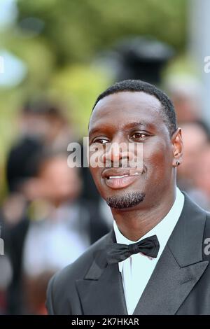 ©franck castel/MAXPPP - 20220005 Fête des célébrités 2 le Festival annuel du film de Cannes 75th. Mathieu Vadepied et Omar Sy CANNES, FRANCE - MAI 18 Banque D'Images