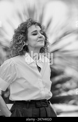 ©franck castel/MAXPPP - 17/05/2022 un certain Regardjujury Photocall - le Festival annuel de Cannes 75th CANNES, FRANCE - MAI 18: Benjamin Biolay, Valeria Golino et Edgar Ramírez CANNES, FRANCE MAI 17 Banque D'Images