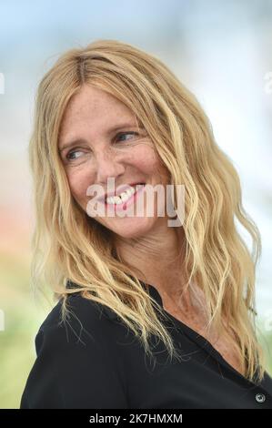 ©franck castel/MAXPPP - 21/05/2022 chronique d'une liaison Passagere Journal d'Une affaire éphémère Photocall - le Festival annuel de Cannes 75th Sandrine Kiberlain CANNES, FRANCE - MAI 22 Banque D'Images