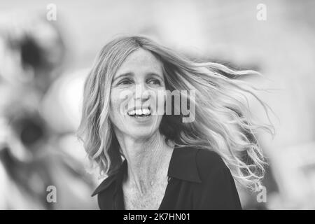©franck castel/MAXPPP - 21/05/2022 chronique d'une liaison Passagere Journal d'Une affaire éphémère Photocall - le Festival annuel de Cannes 75th Sandrine Kiberlain CANNES, FRANCE - MAI 22 Banque D'Images