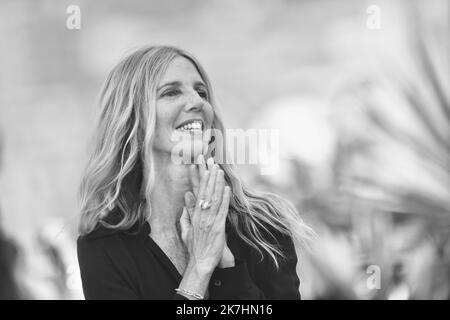 ©franck castel/MAXPPP - 21/05/2022 chronique d'une liaison Passagere Journal d'Une affaire éphémère Photocall - le Festival annuel de Cannes 75th Sandrine Kiberlain CANNES, FRANCE - MAI 22 Banque D'Images