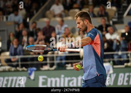 ©PHOTOPQR/LE PARISIEN/Olivier Arandel ; Paris ; 25/05/2022 ; Paris, France Mercredi 25 mai 2022 tennis Roland Garros Corentin Moutet / Rafael Nadal Banque D'Images