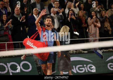 ©PHOTOPQR/LE PARISIEN/Olivier Arandel ; Paris ; 25/05/2022 ; Paris, France Mercredi 25 mai 2022 tennis Roland Garros Corentin Moutet / Rafael Nadal Banque D'Images